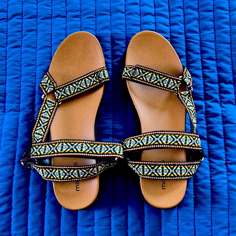 Maurice’s size 10 sandal